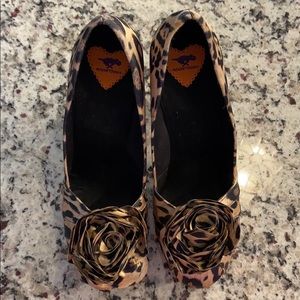 Rocket Dog Women’s Leopard Flower Heels Size 9 1/2